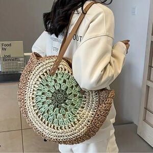 NWT RAFFIA ❤️‍🔥 TAN AND GREEN COLORED WOVEN BEACH BAG